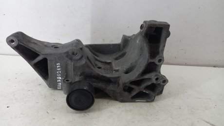 Кронштейн компресора 5 E60 E61 2.0 D 2008 BMW 11167802639