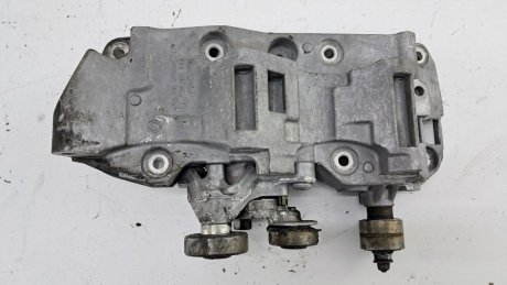 Кронштейн генератора 1 F20 1.6 TDI 2010 гг BMW 11168506863