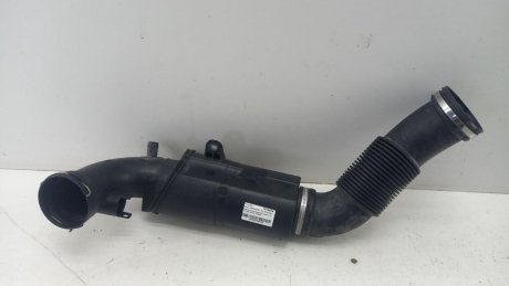 Патрубок воздушный Mini Cooper 1.5T 12V (F56) 2014 гг BMW 7619268