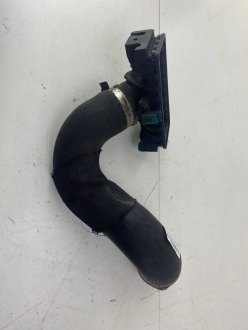 Патрубок интеркулера правий Transit 2.2TDCI 2006-2014 FORD CC116K863CB
