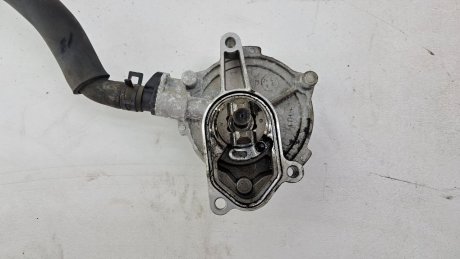 Вакуумный насос Kia Ceed 1.6 CRDI 2012 гг Hyundai/Kia/Mobis 288102A101