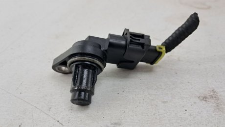 Датчик положения распредвала Hyundai Getz 1.5 CRDi D4FA 2002-2009 гг Hyundai/Kia/Mobis 393002A000