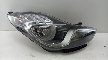 Фара права Hyundai ix20 2010-2015 рр Hyundai/Kia/Mobis 921021KXXX