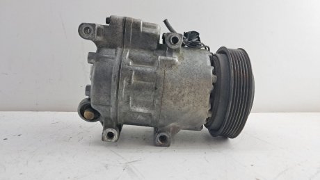 Компрессор кондиционера Hyundai I30 1.6 2007-2012 гг G4FC Hyundai/Kia/Mobis 977012H040