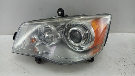 Фара ліва Chrysler Voyager 2008-2012 рр JEEP/CHRYSLER/DODGE 05113339AD