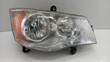 Фара правая Chrysler Voyager 2008-2012 гг JEEP/CHRYSLER/DODGE 05113340AD