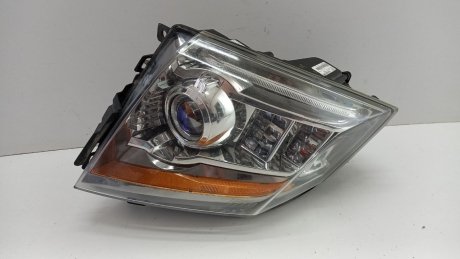 Фара права Cadillac CTS 2008-2011 рр. JEEP/CHRYSLER/DODGE 25805314