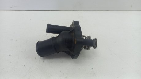 Корпус термостата 6 1 2002-2005 гг MAZDA 3M4GAE