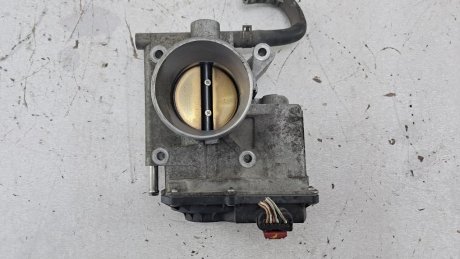Дроссельная заслонка 3 2.0 16V 2009-2013 гг MAZDA L3R413640