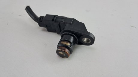 Датчик положения распредвала Mercedes W203 W211 1.8 CDI 2011 гг MERCEDES-BENZ A0041536928