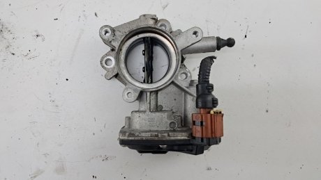 Дроссельная заслонка Insignia Astra J 2.0 CDTI 2009-2015 гг Opel 55564164