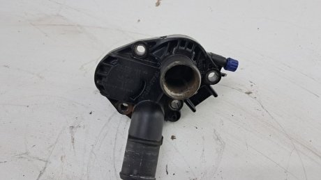 Корпус термостата Citroen C3 1.2L 2016 гг Peugeot/Citroen 9675049380