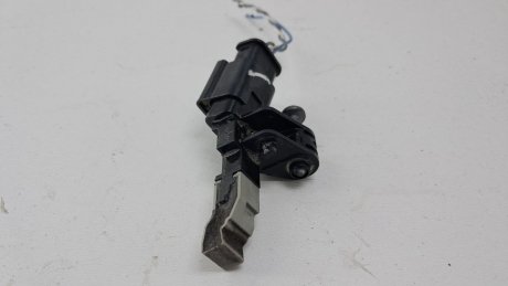 Датчик положения коленвала Citroen C3 1.2L 2016 гг Peugeot/Citroen 9675226780