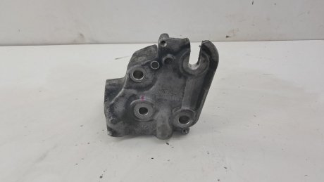 Кронштейн двигуна Citroen C4 Peugeot 508 2.0 BlueHDI 2016 Peugeot/Citroen 9805300680