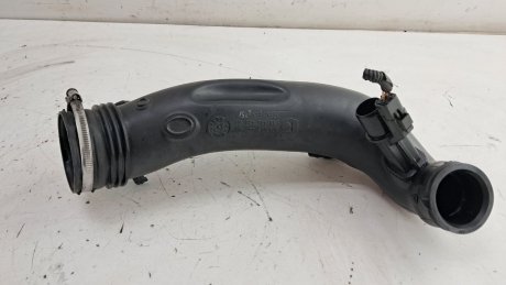 Патрубок воздушный Peugeot 207 1.6 16V 2006-2013 Peugeot/Citroen V758368480