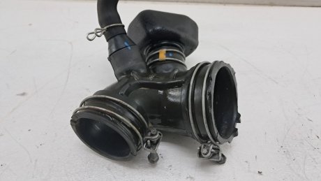 Патрубок воздушного фильтра Prius Corolla 1.8i 16V 2020 TOYOTA 178800T440