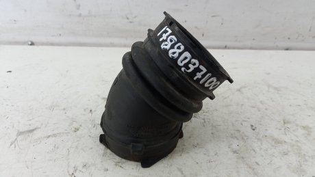 Патрубок воздушный Prius 1.8 16V 2011 TOYOTA 1788037100