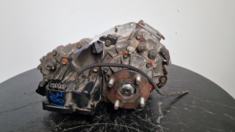 Роздавальна коробка Hilux 2.4D Automat 2015-2019 TOYOTA 361000K420