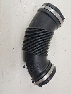 Патрубок воздушного фильтра Audi A4 S4 B9 Q5 2.0 TDI 2021 VAG 04L129661C