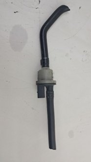 Клапан вентиляции топливного бака Volkswagen Golf 5 2.0 2005 гг VAG 058133517B