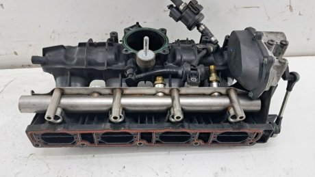 Колектор Volkswagen Passat B6 2.0 FSI 2005-2010 рр VAG 06F133201P