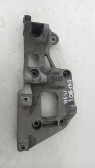 Кронштейн генератора Audi A3 8P 1.6 2.0 FSI 2003-2012 гг VAG 06F903143B