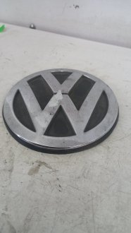 Эмблема капота Volkswagen Golf IV 2005 гг VAG 1J06853630A