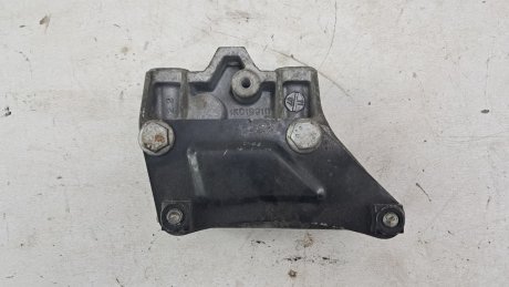 Кронштейн коробки КПП Skoda Octavia A5 2004-2013 гг VAG 1K0199111E