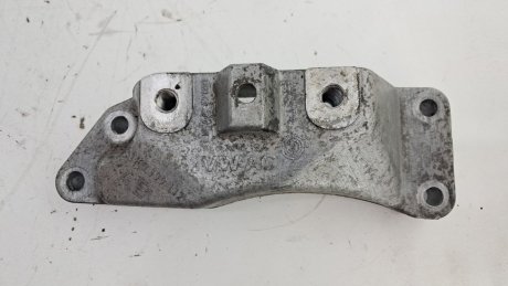 Кронштейн коробки КПП Volkswagen Passat B7 CC 2010-2014 рр. VAG 1K0199117AB