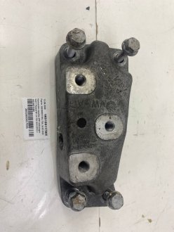 Кронштейн коробки КПП Volkswagen Golf 7 Passat B7 2.0 TDI 2010-2014 рр. VAG 1K0199117AM
