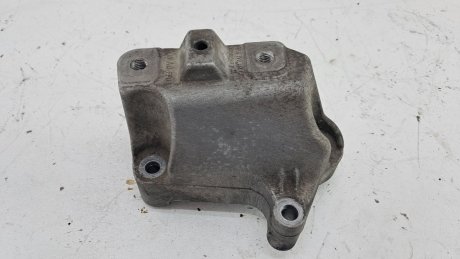 Кронштейн коробки КПП Volkswagen Golf 7 Skoda Octavia 1.4 TSI VAG 1K0199117CF