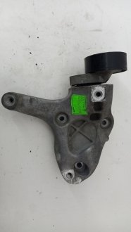 Кронштейн компрессора Audi A3 8P 2010 гг VAG 1K0260885B