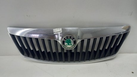 Решетка Skoda Octavia A5 2008-2013 гг VAG 1Z0853651C