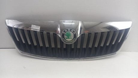 Решетка Skoda Octavia A5 2008-2013 гг VAG 1Z0853651C