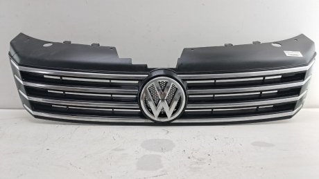 Решетка Volkswagen Passat B7 2012 гг VAG 3AA853651
