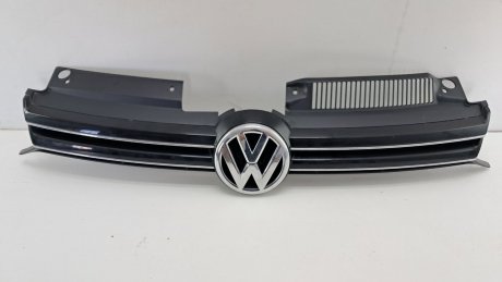 Решітка Volkswagen Golf 6 2009-2014 рр. VAG 5K0853653F