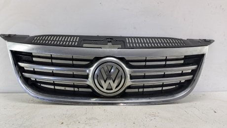 Решетка радиатора Volkswagen Tiguan 2012 VAG 5N0853653A