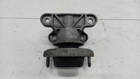 Кронштейн АКПП Audi A4 B7 2005-2007 рр. VAG 8E0399115F