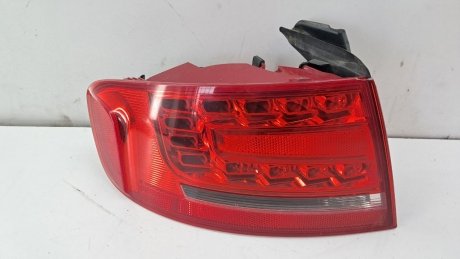 Ліхтар задній лівий Audi A4 B8 2008-2011 VAG 8K5945095B