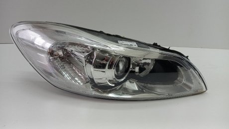 Фара правая C30 xenon 2010-2012 гг VOLVO 31299819