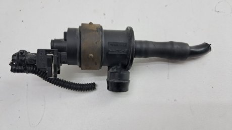 Клапан вентиляции топливного бака C30 C70 S60 2.5 T 2010 VOLVO 8653909